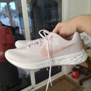 Nike Women’s Light Pink Mesh Running Shoes